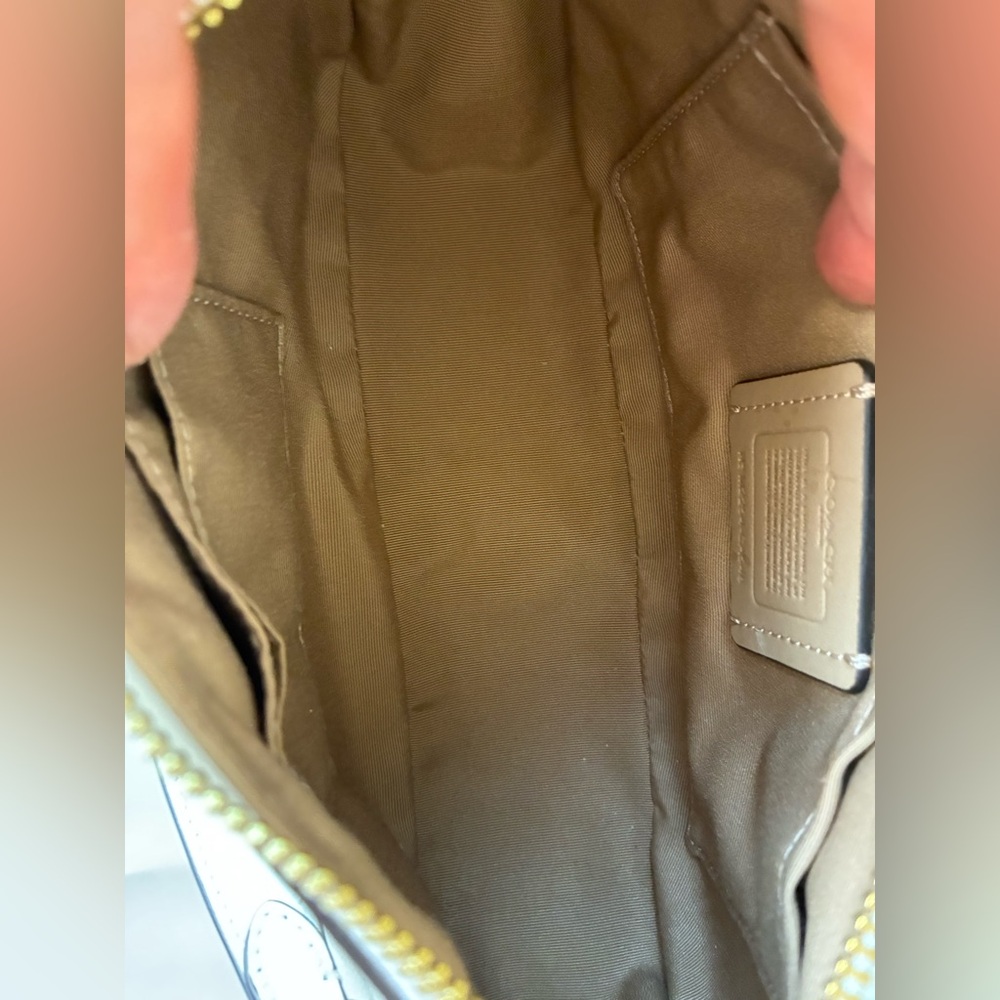 Coach White Teri Shoulder Bag in Signature Canvas - Picture 5 of 12